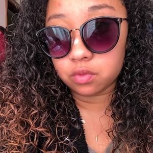 Meet your Posher, Becky